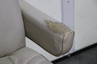 USED RV/MOTORHOME HI TECH KUSTOM CAPTAIN CHAIR SET FOR SALE